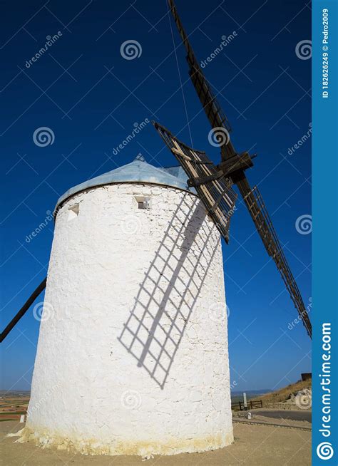 Os Moinhos De Don Quixote Imagem De Stock Imagem De Quixote