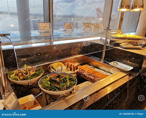 Buffet American Express Lounge At Sydney International Airport