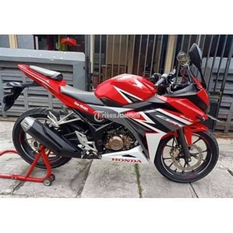 Motor Honda CBR 150R 2020 Low KM Bekas Surat Lengkap Pajak Panjang Di