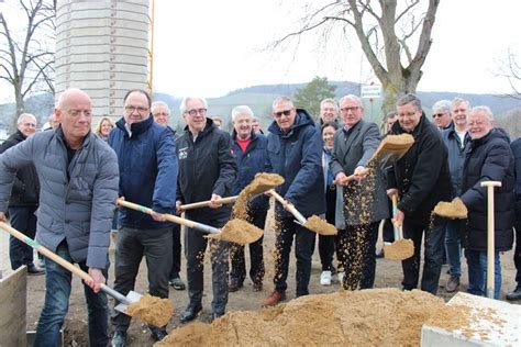 Offizieller Baubeginn F R Neue Aussegnungshalle Auf Dem Ahrtor Friedhof