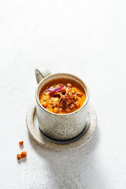 Premium Photo Soup In Mugs