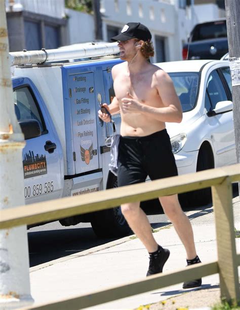 Luke Hemmings Goes For A Shirtless Run In Sydney Celeb Donut