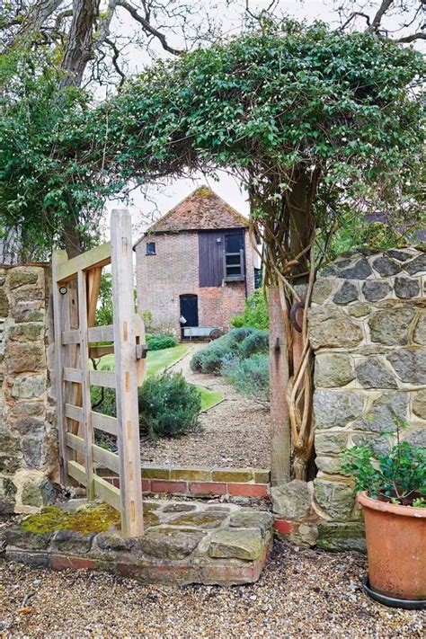 An Ancient Sussex Farmhouse Filled With Inherited Furniture And Flea Market Finds Garden