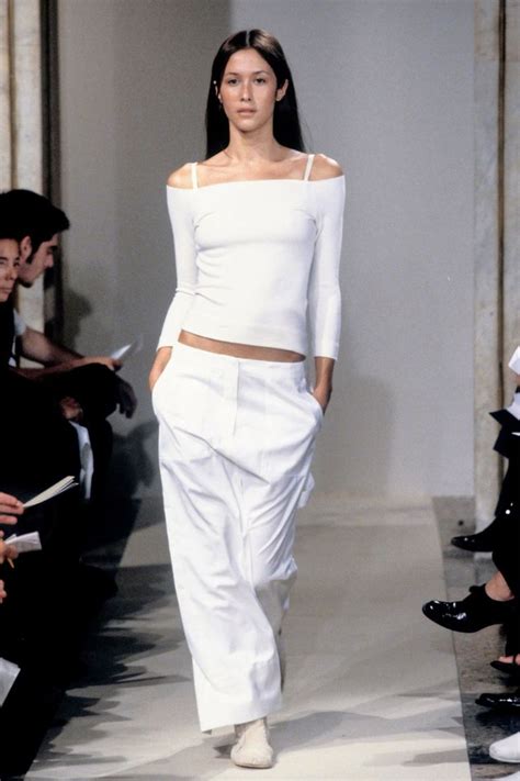 Pin oleh mil3 di Clothes di 2024
