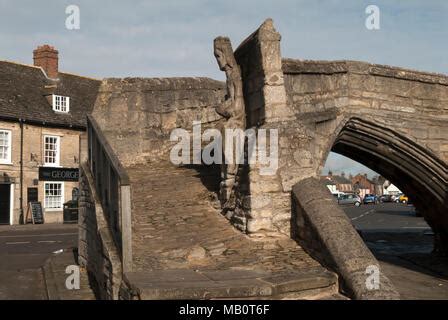 Crowland Trinity Bridge, Lincolnshire. Medieval sculpture of King ...