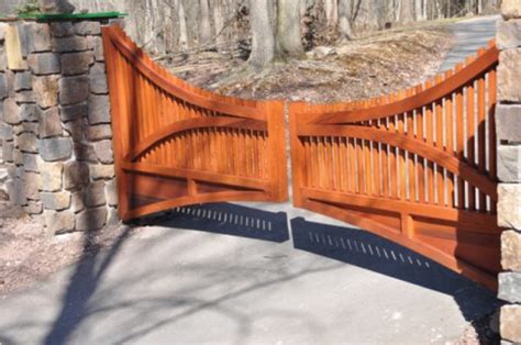 Wooden Driveway Gate Custom Made Out Of Western Red Cedar New England