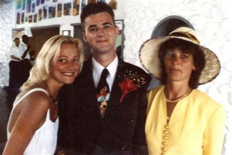 9 Hot Sexy Terri Dwyer Bikini Pics