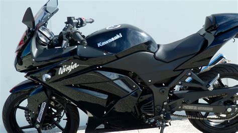 7 Razones Para Comprar La Kawasaki Ninja 250 Youtube