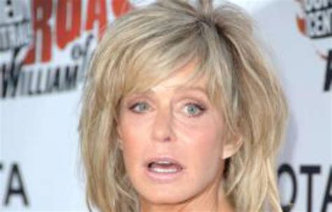 Farrah Fawcett Médiatise Son Cancer