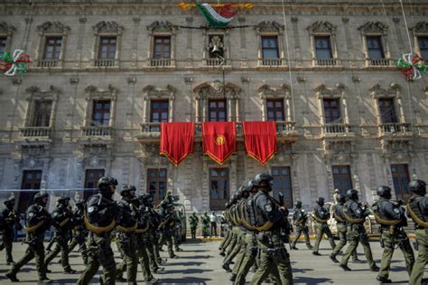 Disfrutan Chihuahuenses Del Desfile C Vico Militar Del De Septiembre