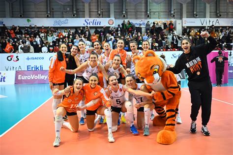 Eczac Ba Dynavit Ye Ilyurtu Konuk Ediyor Voleybol Plus