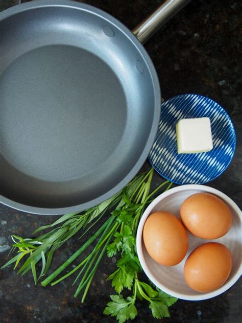 French omelette with herbs - Caroline's Cooking