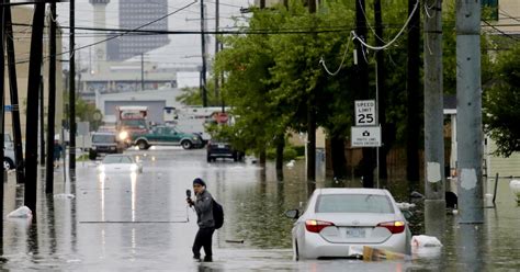 Flash Flooding Hits New Orleans As Mississippi River Forecast To Rise