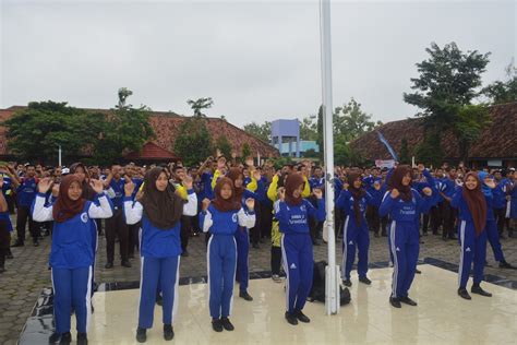 Senam Pagi Peringati Hut Smk Negeri 2 Purwodadi Ke 12 Smk Negeri 2