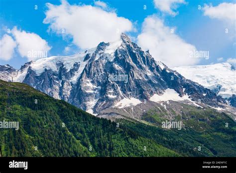 El Mont Blanc o Monte Bianco significado White Mountain es el más alto