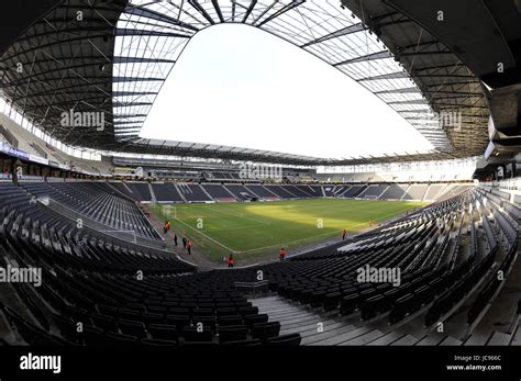 Burnley stadium general hi-res stock photography and images - Alamy