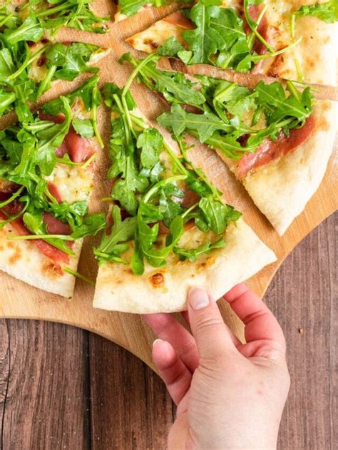 Arugula And Prosciutto Pizza On A Baking Steel Recipe The Practical Kitchen