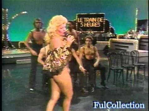 Naked Michèle Richard in La Postière