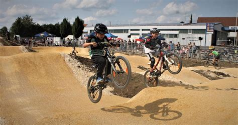 Neuer Bewegungsspa In Neuler Pumptrack Anlage Ist Eingeweiht