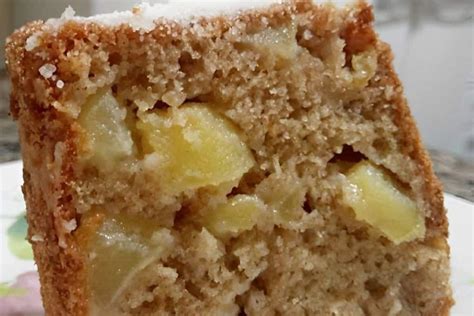 Bolo de maçã canela pedaços da fruta delicioso e perfeito para