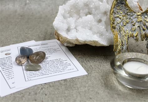 Archangel Haniel Crystal Healing Gift Box - Crystal Cave Online