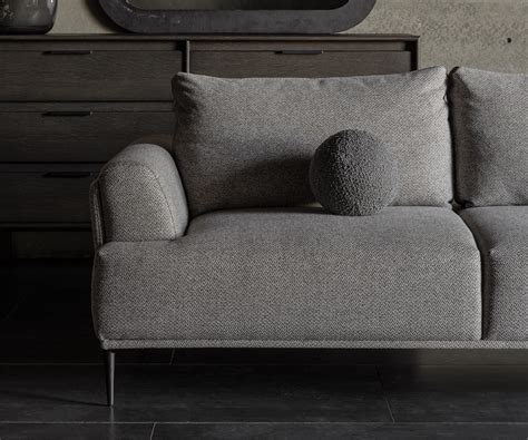 Что у дивана внутри?