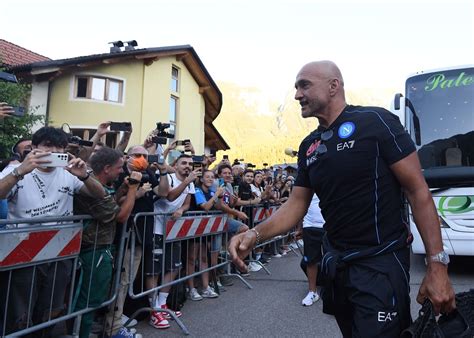 E Iniziato Il Ritiro Del Napoli Gli Azzurri Sono Arrivati A Dimaro