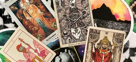 Descubre tu futuro con nuestro increíble curso combinado de tarot