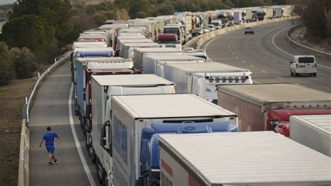 El Gobierno De Espa A Condena Los Actos Vand Licos Contra Camiones