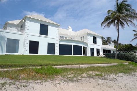 Donald Trump lists Palm Beach mansion for $49 million