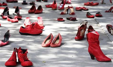 Zapatos Rojos Para Visualizar Las V Ctimas De La Violencia Machista