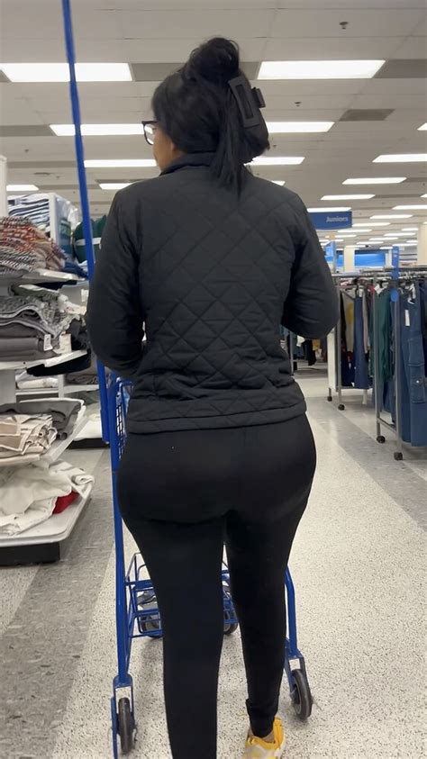 Ultimate Bubble Booty Latina Milf Pt 3 Spandex Leggings Yoga Pants
