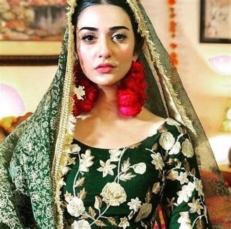 Sara Khan Looks Fabulous Bts Of A New Project Reviewitpk