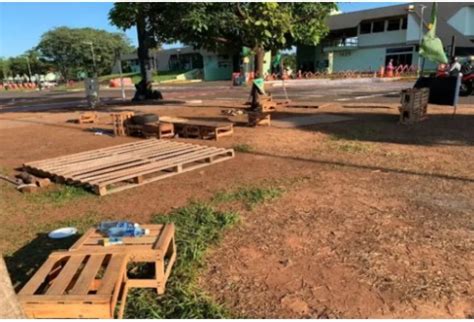 Fim De Acampamento Bolsonarista Deixa Lixo Em Frente Ao Cmo