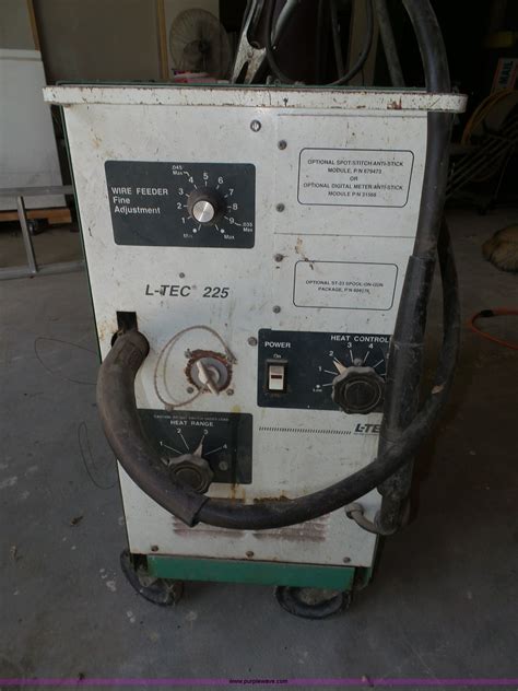 L Tec 225 Wire Feed Welder In Belvue Ks Item Bg9412 Sold Purple Wave