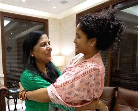 Hemant Soren S Wife Kalpana Soren Meets Sunita Kejriwal Says Jharkhand