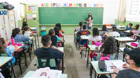 Prefeitura De Ferraz Abre Concurso P Blico Para Professores Gazeta