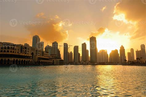 modern city skyline 11261850 Stock Photo at Vecteezy