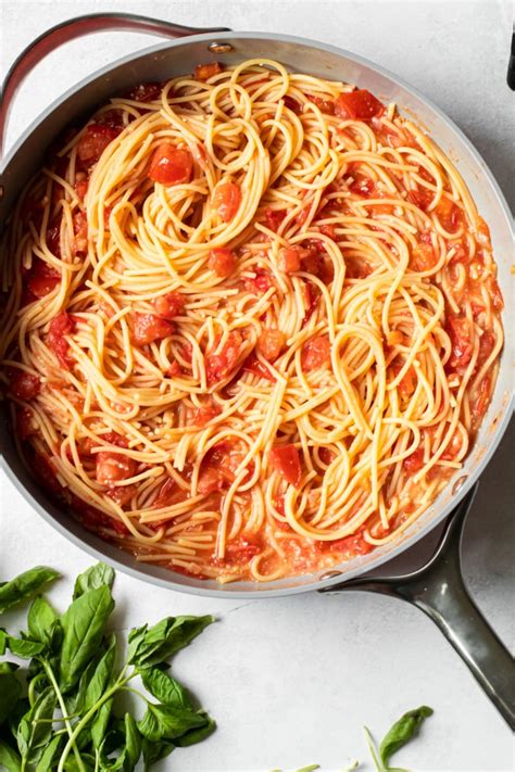 20 Minute Fresh Tomato Pasta Lexi S Clean Kitchen