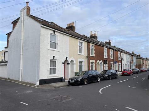 Houses Along Lawson Road Mr Ignavy Cc By Sa 2 0 Geograph Britain