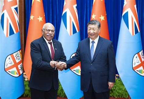 Multimídia Xi se reúne primeiro ministro de Fiji em Beijing