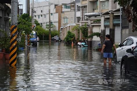 颱風蘇拉及大潮影響 雲高屏海水倒灌多處淹水 生活 中央社 Cna