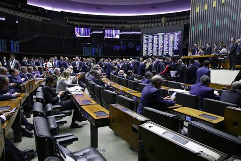 Câmara aprova texto base de projeto sobre crime de abuso de autoridade