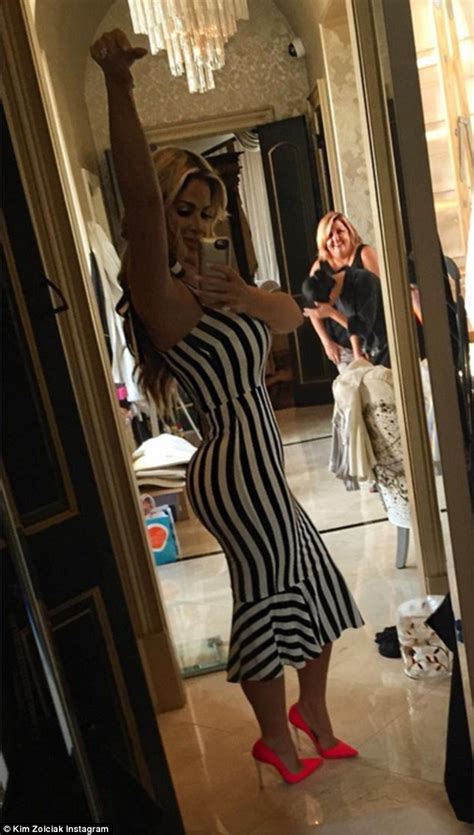 Kim Zolciak Reveals The Results Of Her Waist Training With A Wacky