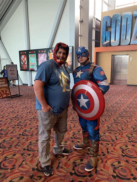 Marvel fans are the best fans! Cap insisted on taking a picture with me ...