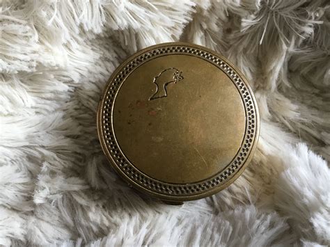 Armand double compact | Chic nails, Vintage, Compact