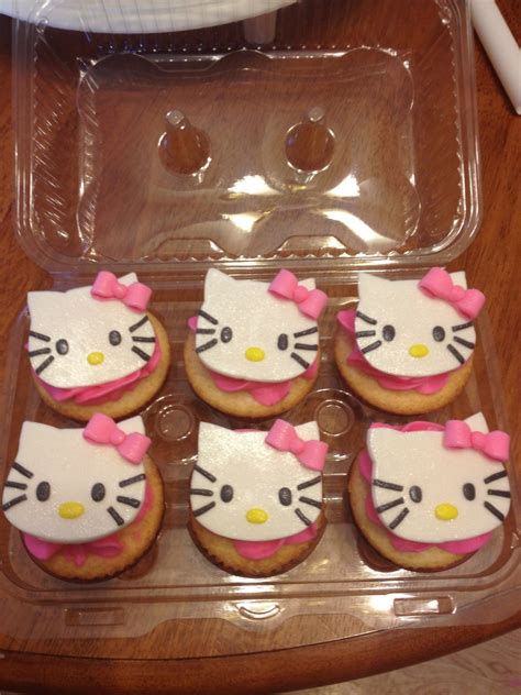 Hello Kitty Cake And Cupcakes