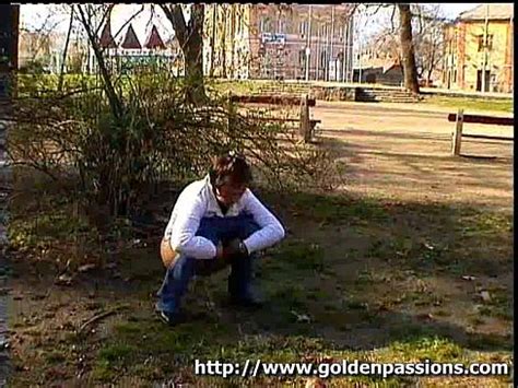 Girl Pissing In A Public Park XVIDEOS