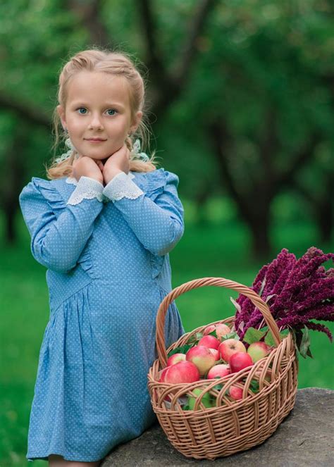 Девочка с яблоками. Фотосессия с яблоками. Детская фотосессия. Фотограф ...