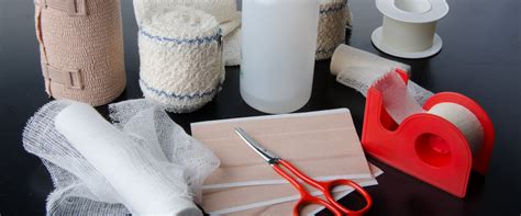 wound care specialists select   types  wound dressings